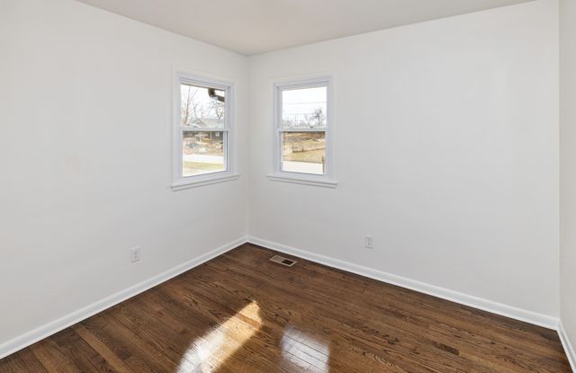 2419 E 23rd Street, Des Moines, IA 50317