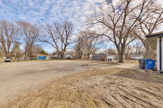 2419 E 23rd Street, Des Moines, IA 50317