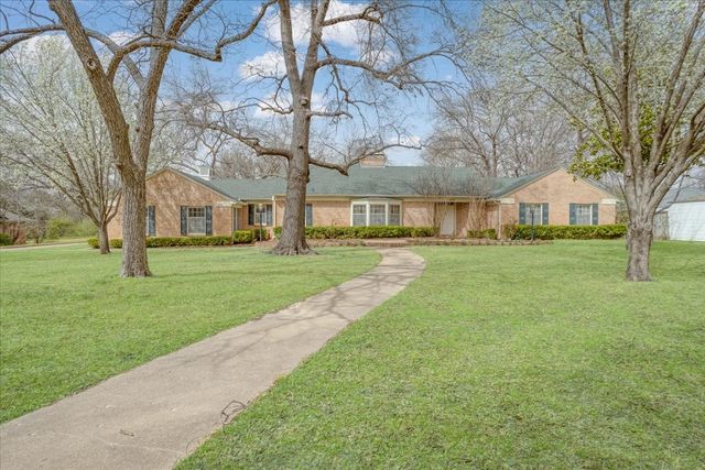 213 W Scott Street, Sherman, TX 75092