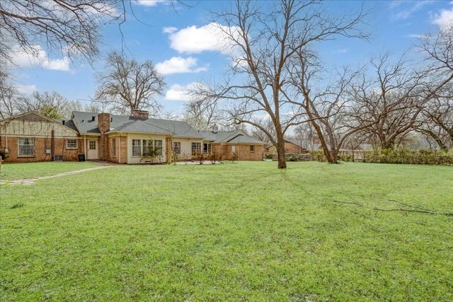 213 W Scott Street, Sherman, TX 75092
