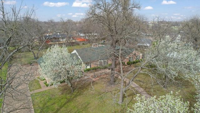 213 W Scott Street, Sherman, TX 75092
