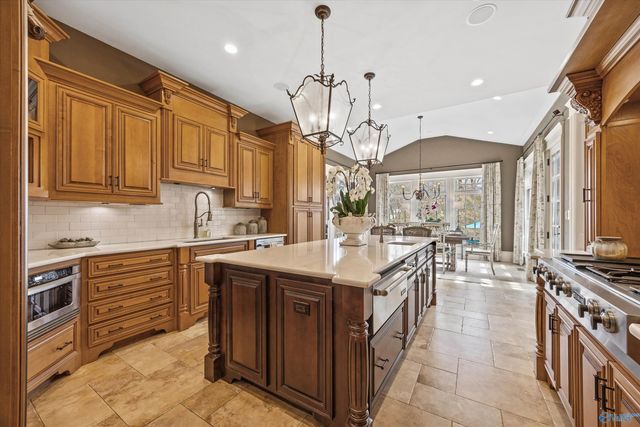 2 Mcmullen Lane, Gurley, AL 35748