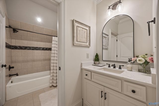 2 Mcmullen Lane, Gurley, AL 35748