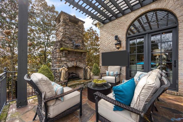 2 Mcmullen Lane, Gurley, AL 35748