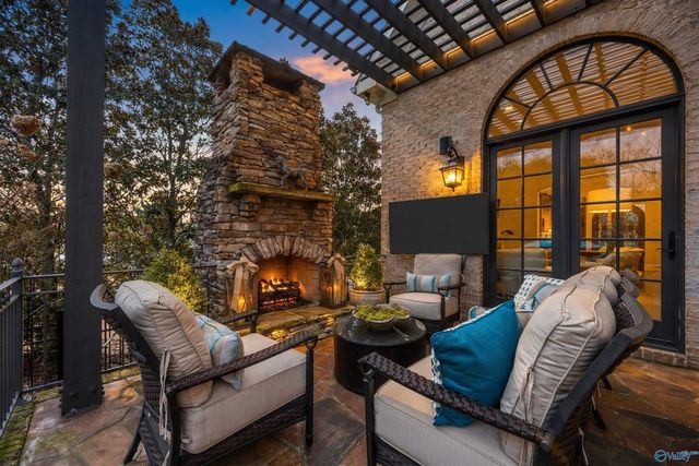 2 Mcmullen Lane, Gurley, AL 35748