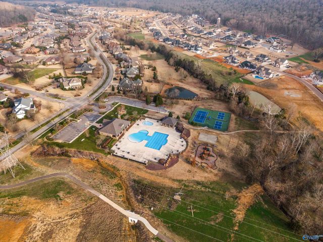 2 Mcmullen Lane, Gurley, AL 35748