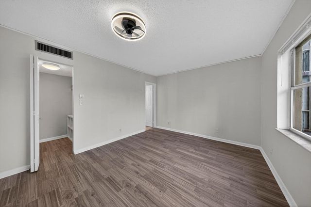 6301 N Falls Cir Drive 303, Lauderhill, FL 33319