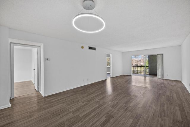 6301 N Falls Cir Drive 303, Lauderhill, FL 33319