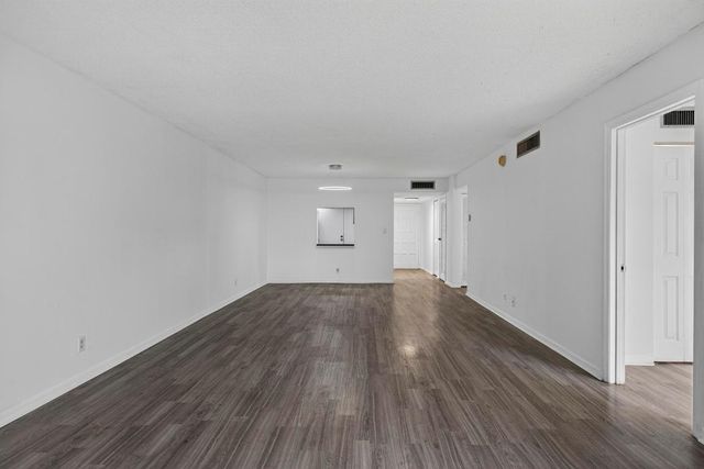 6301 N Falls Cir Drive 303, Lauderhill, FL 33319