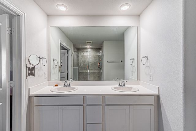 805 Tennessee Drive, Euless, TX 76040