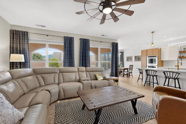 1044 Cristanos Drive, Bernalillo, NM 87004