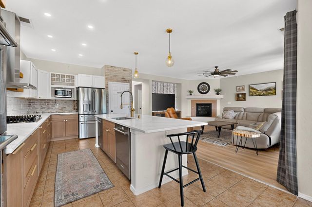 1044 Cristanos Drive, Bernalillo, NM 87004