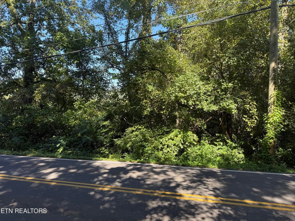 2601 Rifle Range Rd, Knoxville, TN 37918