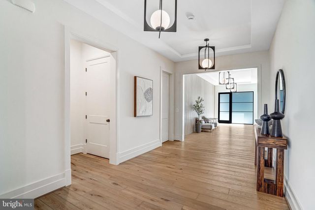 3946 N DUMBARTON ST, Mclean, VA 22101