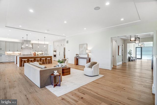 3946 N DUMBARTON ST, Mclean, VA 22101