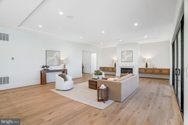 3946 N DUMBARTON ST, Mclean, VA 22101