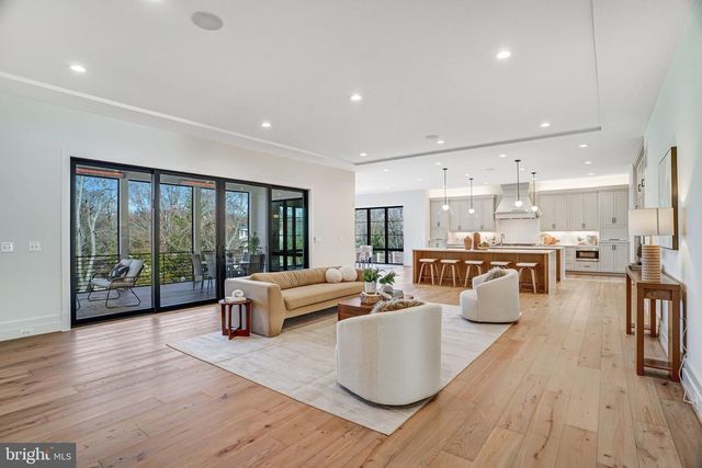 3946 N DUMBARTON ST, Mclean, VA 22101