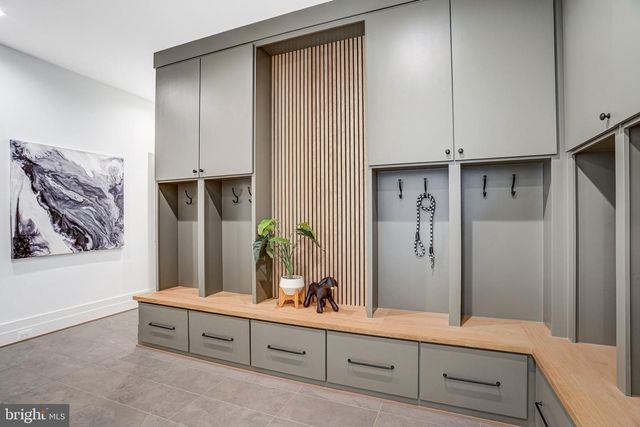 3946 N DUMBARTON ST, Mclean, VA 22101