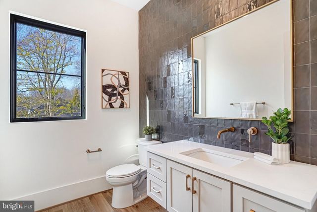 3946 N DUMBARTON ST, Mclean, VA 22101