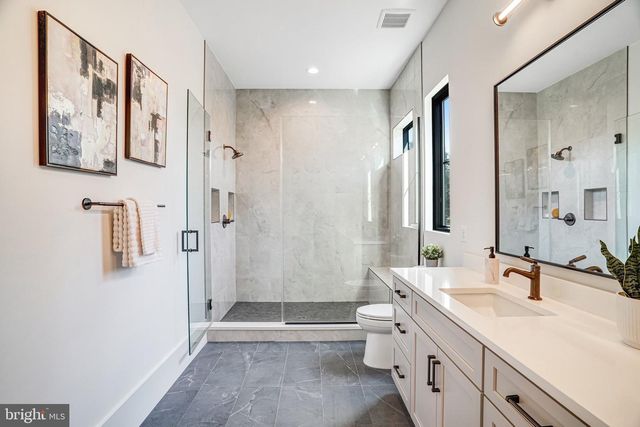 3946 N DUMBARTON ST, Mclean, VA 22101