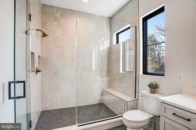 3946 N DUMBARTON ST, Mclean, VA 22101