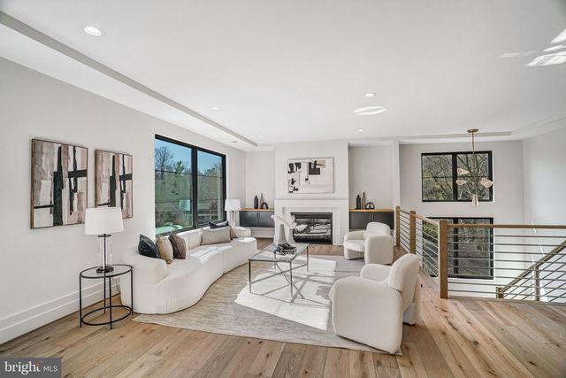 3946 N DUMBARTON ST, Mclean, VA 22101