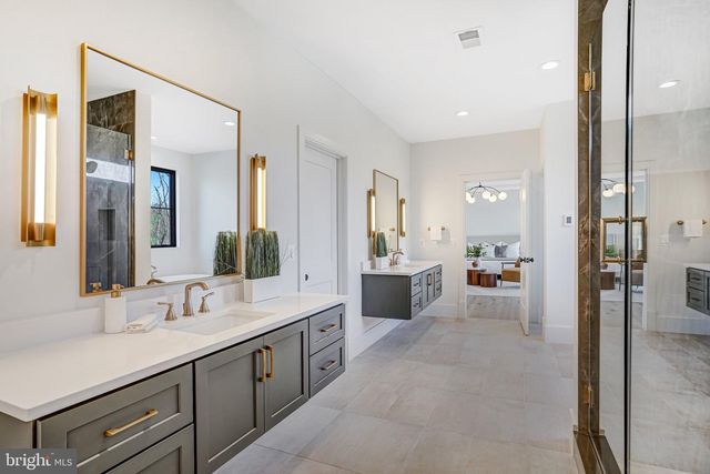 3946 N DUMBARTON ST, Mclean, VA 22101