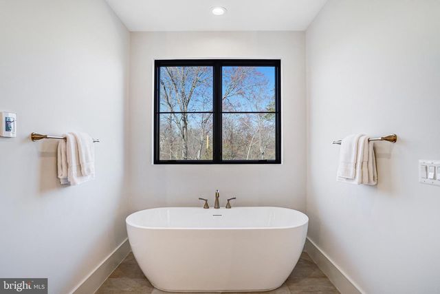 3946 N DUMBARTON ST, Mclean, VA 22101