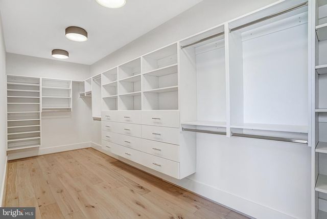 3946 N DUMBARTON ST, Mclean, VA 22101