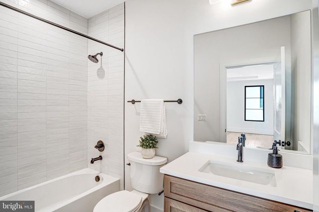 3946 N DUMBARTON ST, Mclean, VA 22101