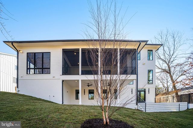 3946 N DUMBARTON ST, Mclean, VA 22101