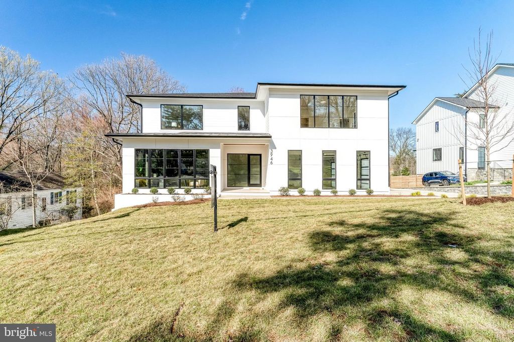 3946 N DUMBARTON ST, Mclean, VA 22101