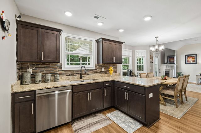 906 Riverwood Dr, Buchanan, TN 38222