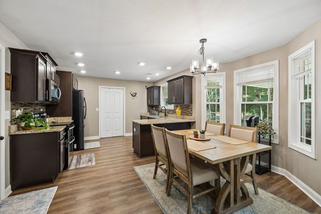 906 Riverwood Dr, Buchanan, TN 38222