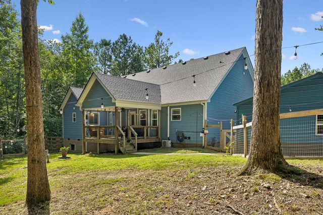 906 Riverwood Dr, Buchanan, TN 38222