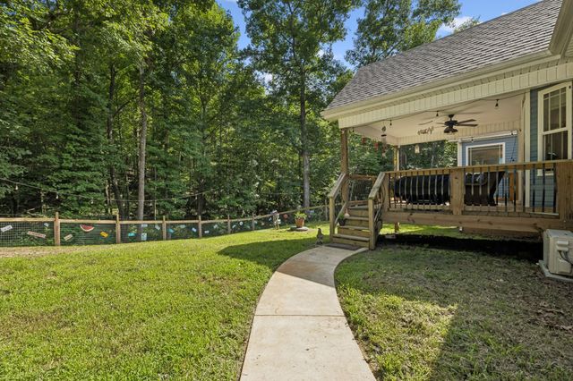 906 Riverwood Dr, Buchanan, TN 38222
