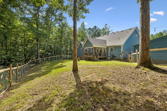 906 Riverwood Dr, Buchanan, TN 38222