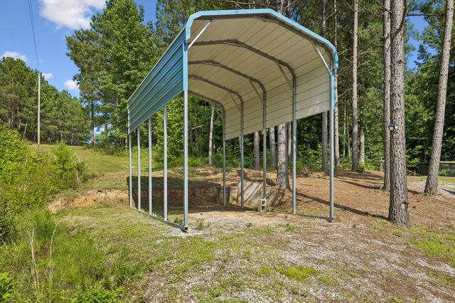 906 Riverwood Dr, Buchanan, TN 38222
