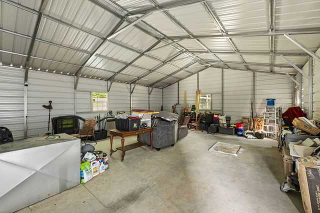 906 Riverwood Dr, Buchanan, TN 38222
