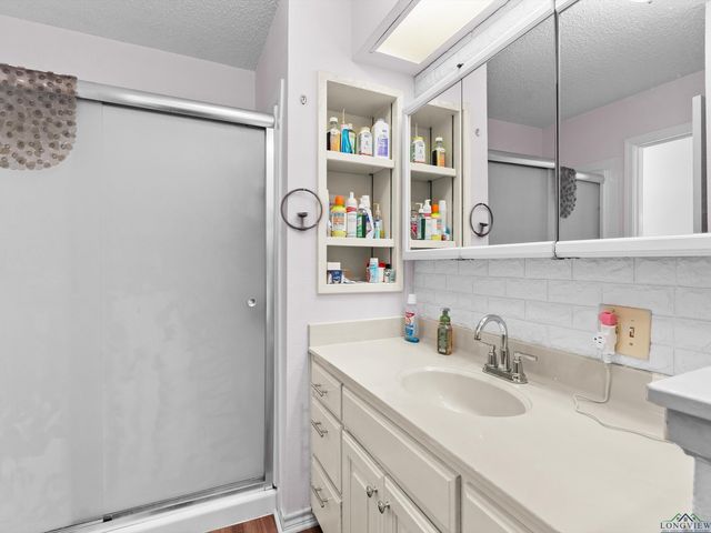 226 Circle Ridge, Gilmer, TX 75645