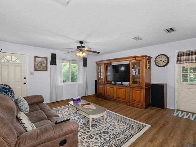 226 Circle Ridge, Gilmer, TX 75645