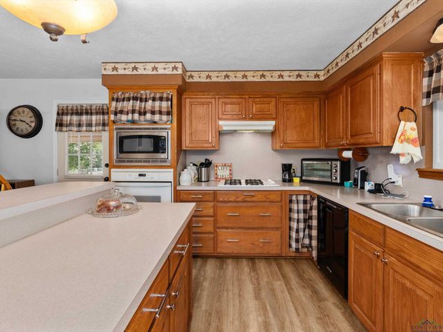 226 Circle Ridge, Gilmer, TX 75645