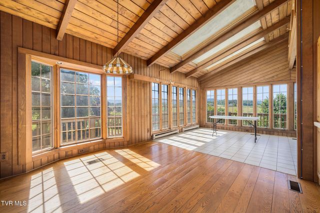 35000 Barrtree Lane, Glade Spring, VA 24340