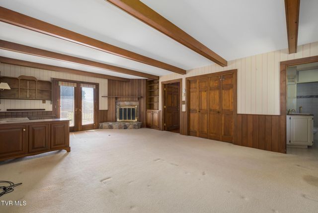 35000 Barrtree Lane, Glade Spring, VA 24340