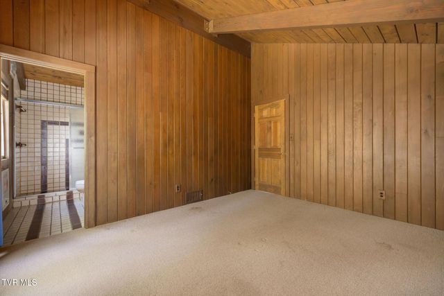 35000 Barrtree Lane, Glade Spring, VA 24340