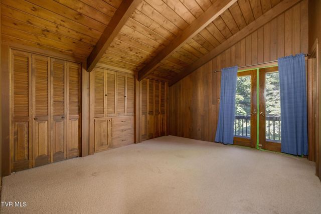 35000 Barrtree Lane, Glade Spring, VA 24340