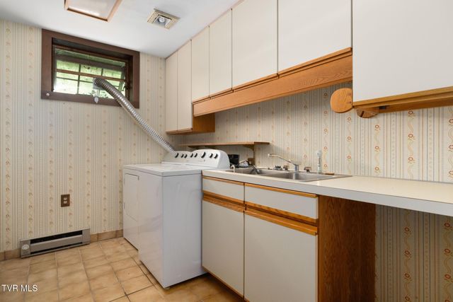 35000 Barrtree Lane, Glade Spring, VA 24340