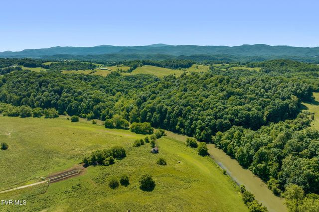 35000 Barrtree Lane, Glade Spring, VA 24340