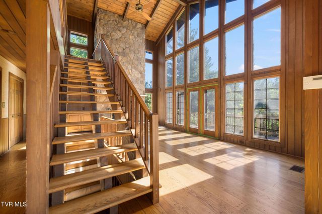 35000 Barrtree Lane, Glade Spring, VA 24340