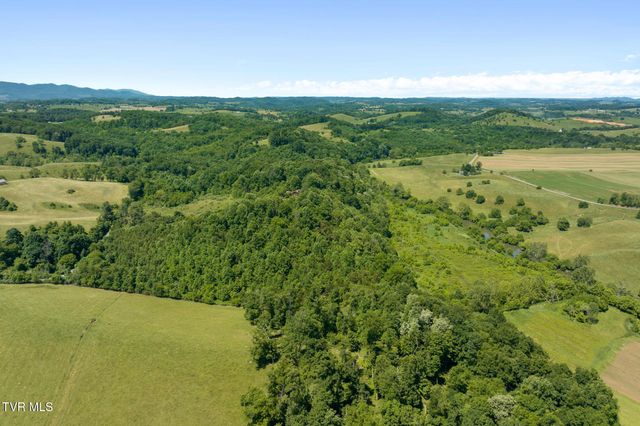35000 Barrtree Lane, Glade Spring, VA 24340